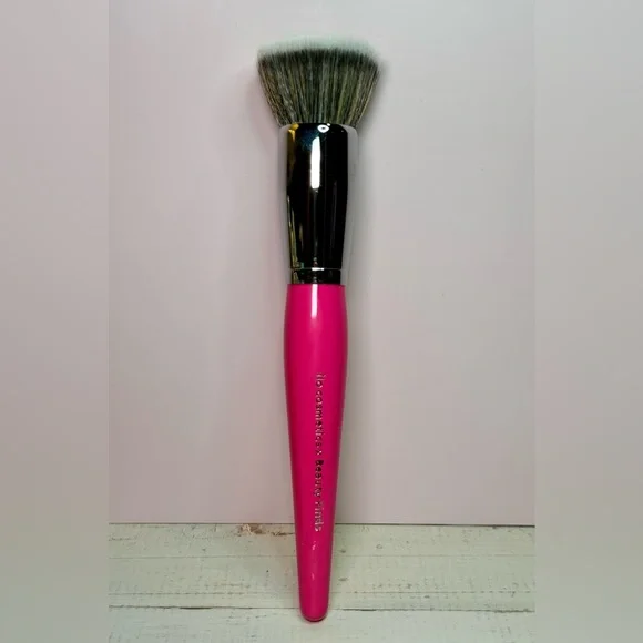 ilo cosmetics x beauty finds liquid and cream foundation makeup brush - Picture 1 of 3